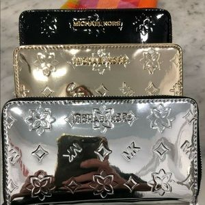 Michael Kors large jet set wallet. Brand new.